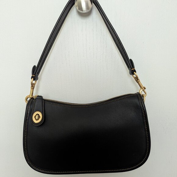 Coach Swinger Bag in Black with Brass + Bonus Leather Crossbody Strap - Picture 3 of 12